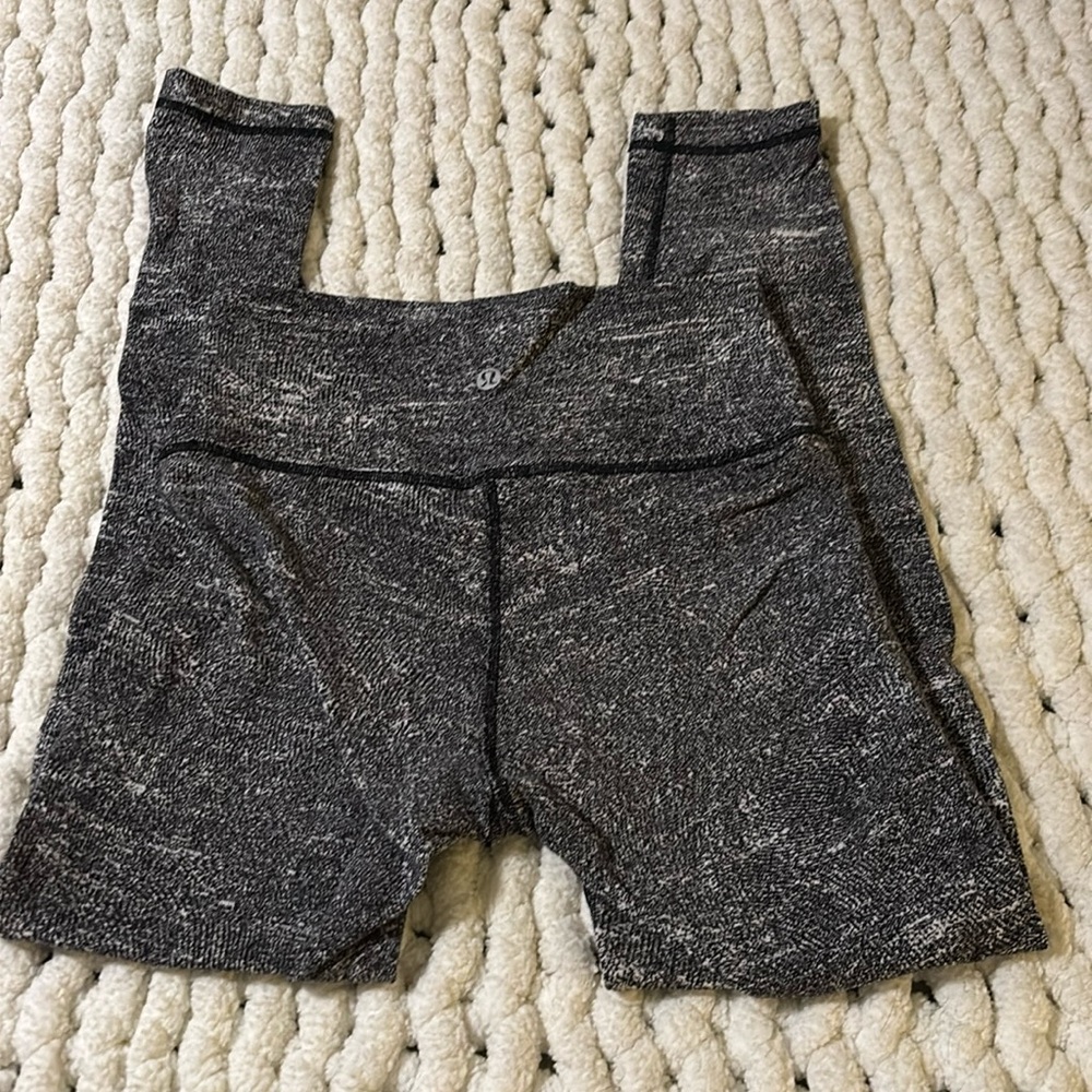 Lululemon size 6 leggings